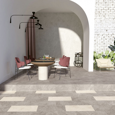 Glazirane porcelanske ploščice GORENJE NAXOS, s štirimi različnimi odtenki kamna prostor navdajo s sodobnostjo in eleganco.