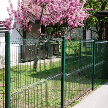 Zelena panelna vrtna ograja Kočevar 3d