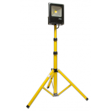 LED REFLEKTOR NA STOJALU